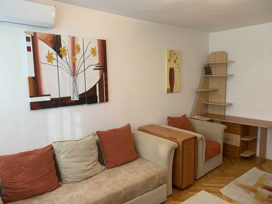 Apartament 2 camere. decomandat, bd. Socola