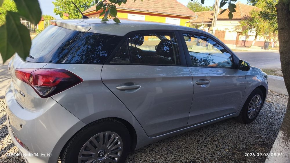 Vând Hyundai i20