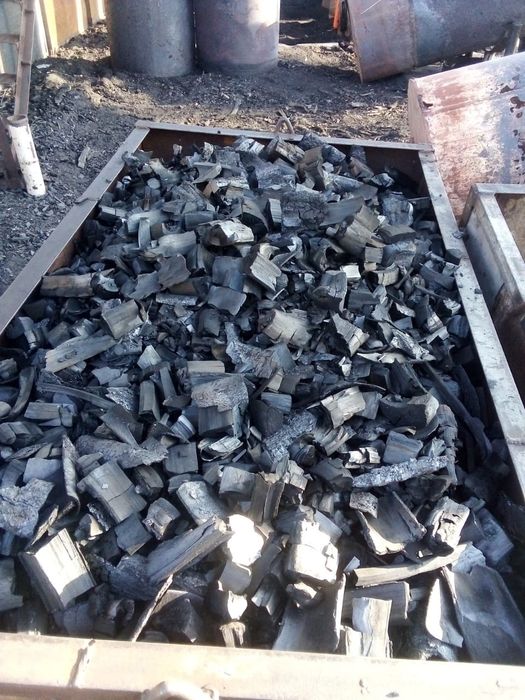 Продам уголь древесный в мешках