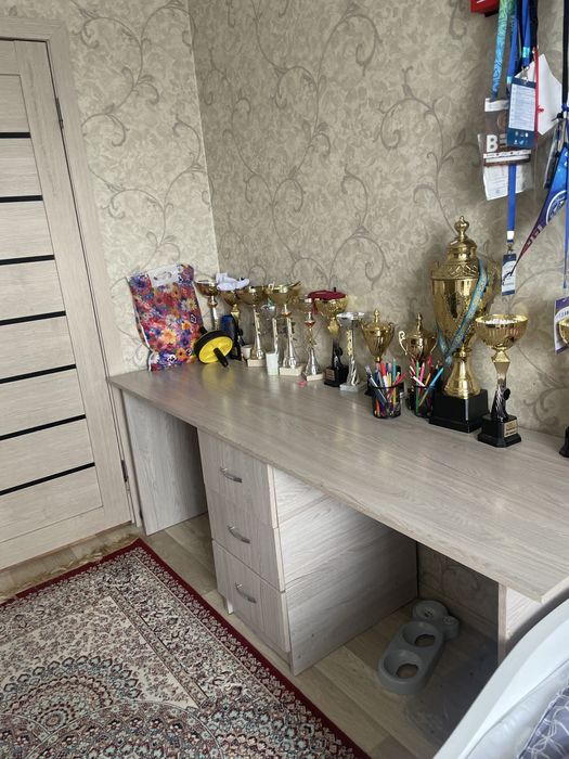 Письменный стол