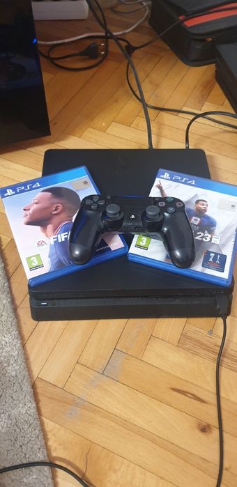 PS 4 Slim utilizat