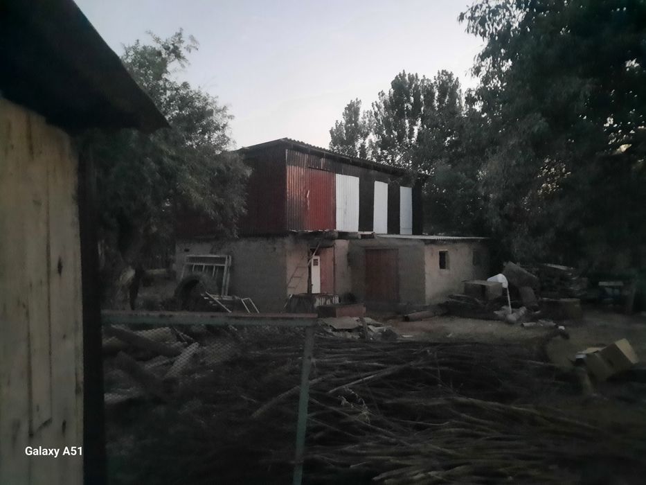 Жер үй сатылады.