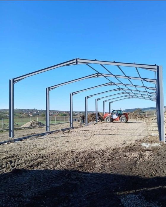 Vând hală metalica