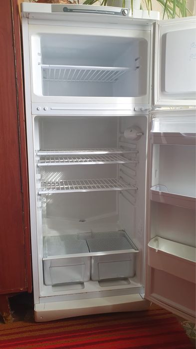 Холодильник Indesit