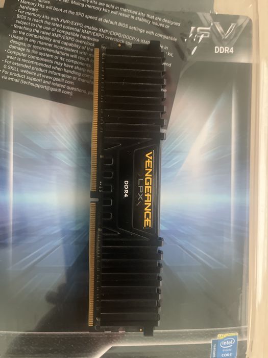 Memorie Corsair Vengeance LPX Black 16GB DDR4 3000MHz