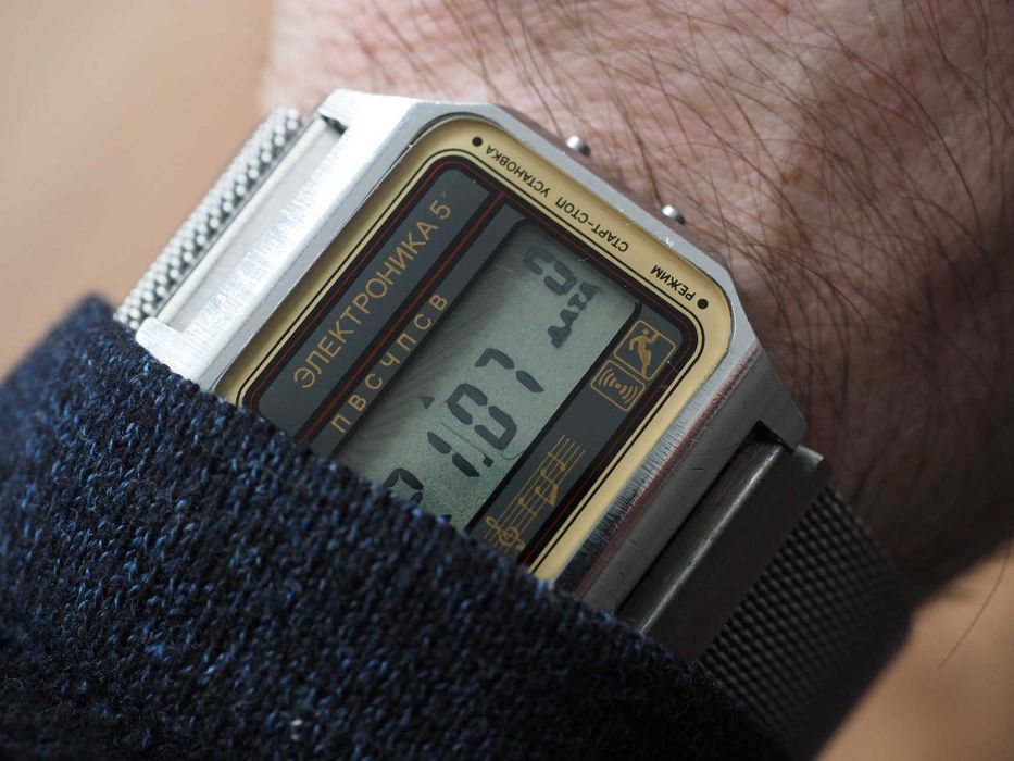 Ceas sovietic Elektronika 5, anii 1980, melodii, brățară nouă, cutie