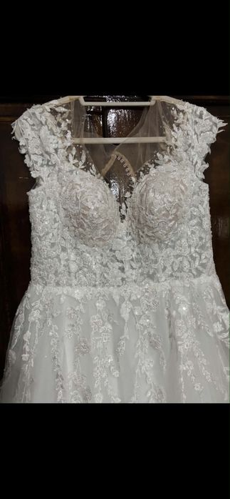 Vând rochie de mireasă