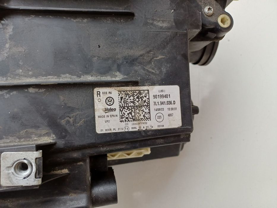 Десен фар за Vw Multivan T6