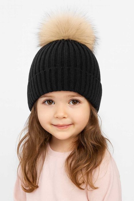 Детска зимна шапка с голям пух