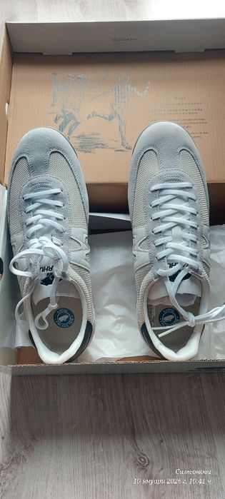 Чисто нови мъжки маратонки