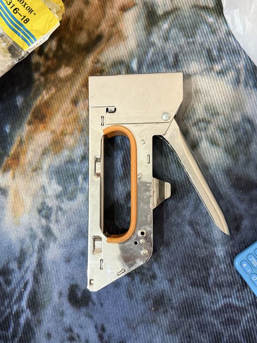 Мебельный степлер