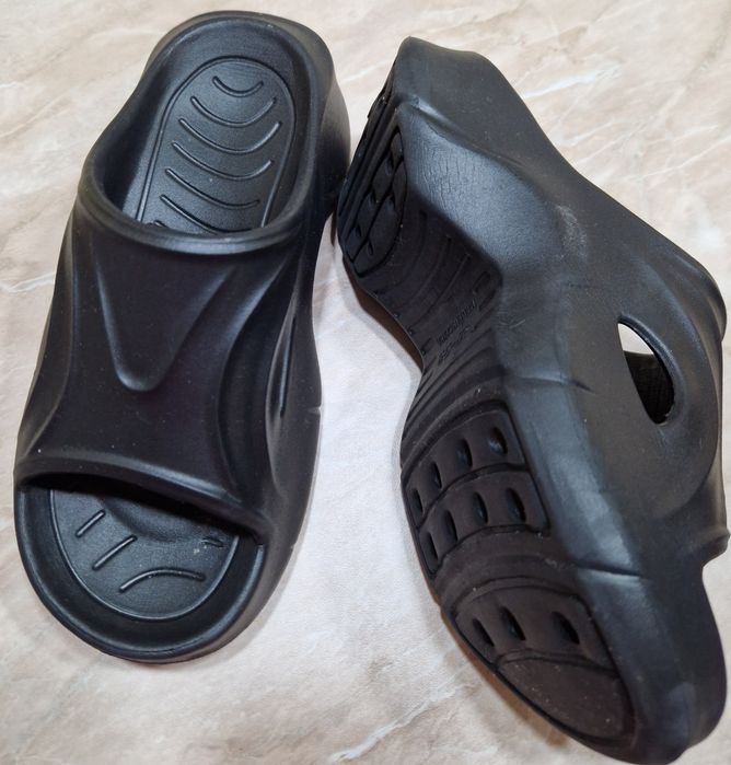 Боти, чехли, маратонки