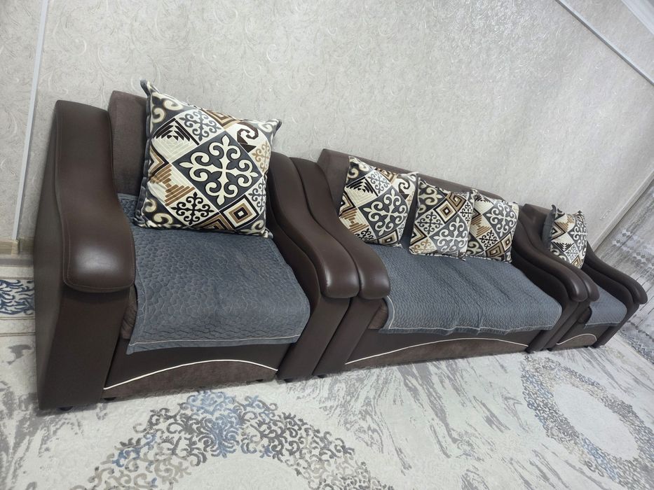 Диван+2 кресла в отличном состоянии