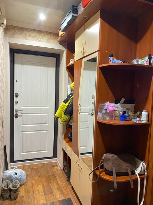 Шкаф в прихожую комнату