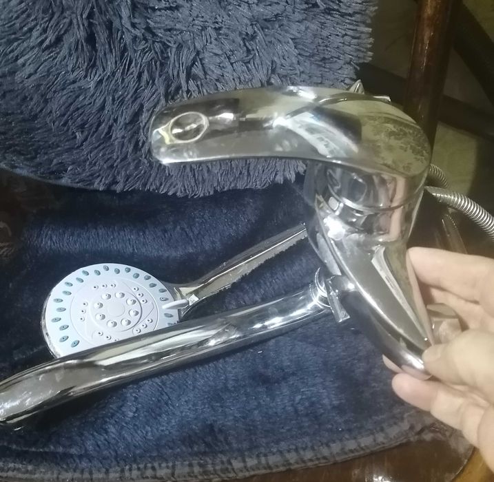 Смеситель для ванной