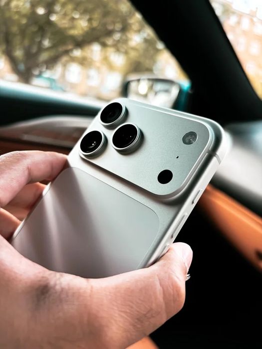 Продам iPhone 17 Pro Max 256GB Silver. 100%AKB 9 ЦП