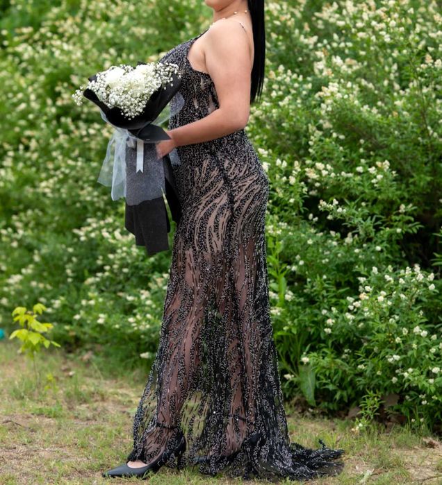 Бална рокля с дантела