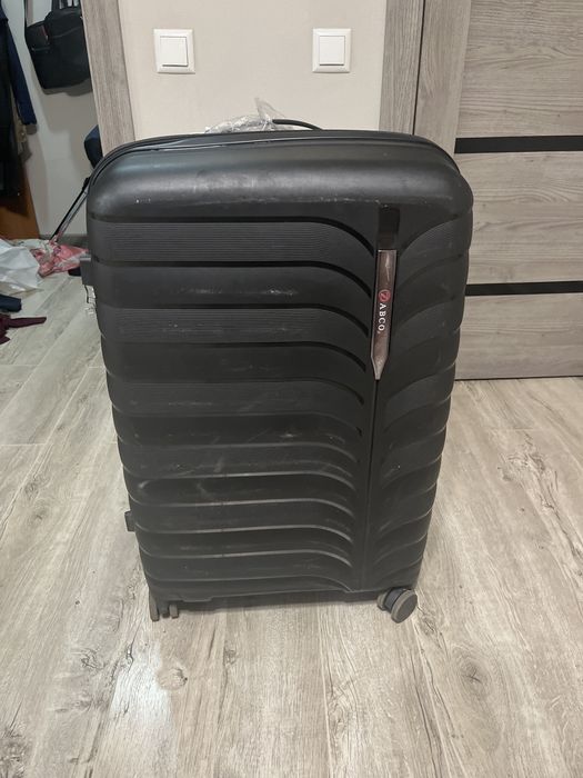 Чемодан большой новый