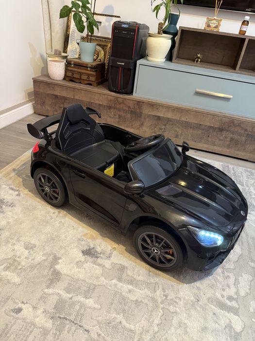 Masina electrica cu telecomanda Mercedes Amg GTR