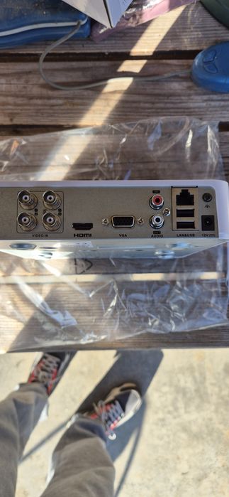 DVR Hikvision DS-7104HQHI-K1