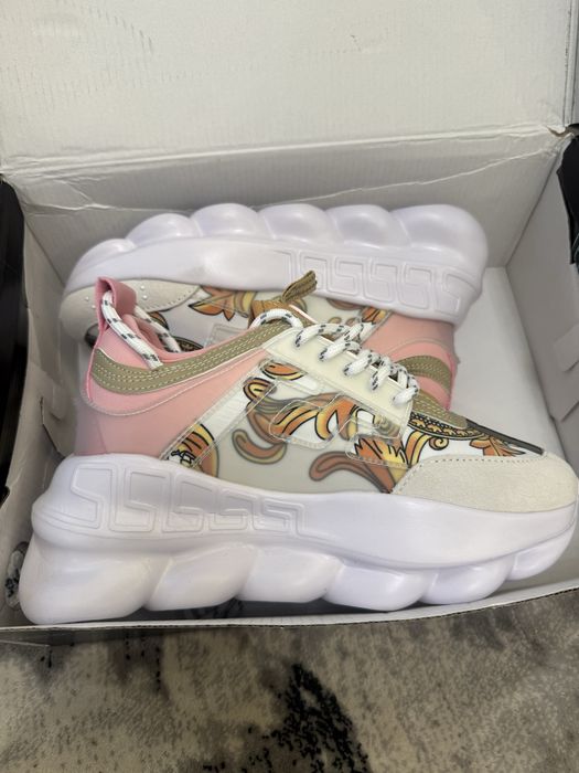 Versace chain reaction