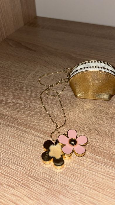 Lănțișor cu parfum solid și mini pouch - Marc Jacobs Daisy NOU