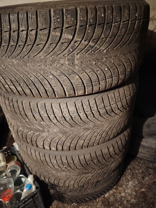 Продам Комплект шин