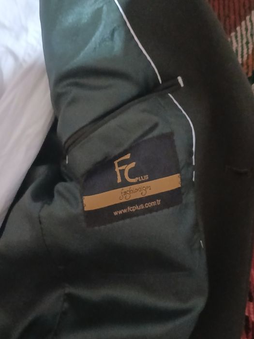 Мъжки костюм тъмно зелен