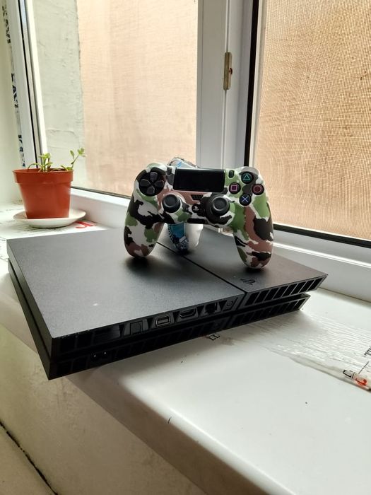 Ps 4 slim с 2 джойстиками