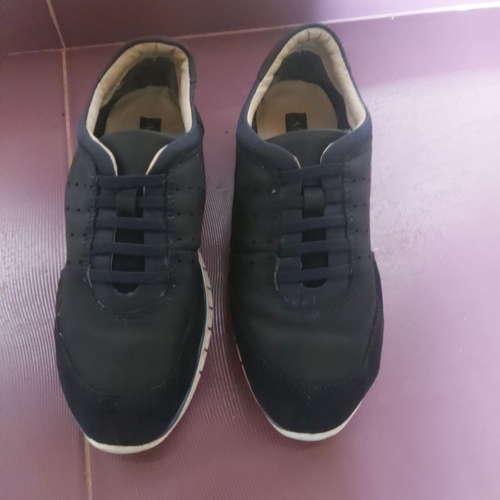 Vind pantofi sport , marimea 37.