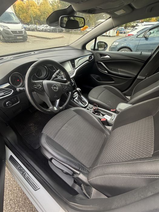 Opel Astra Sport Tourer +