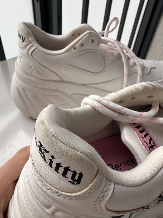 Кроссовки на платформе Hello Kitty Bershka