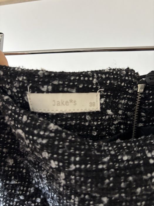 Зимна дамска къса пола