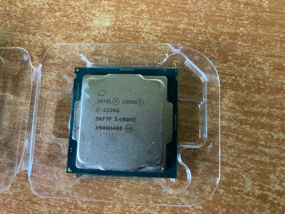 Asus P11C-C/4L + Intel Xeon E-2226G / 6C-6T / 3.40 GHz + 16GB DDR4 / Дъно и Процесор