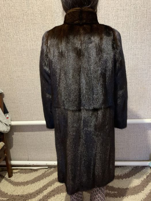 Продам норковую шубу