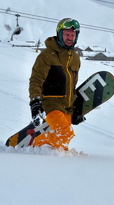 Сноуборд 152 с крепами + одежда