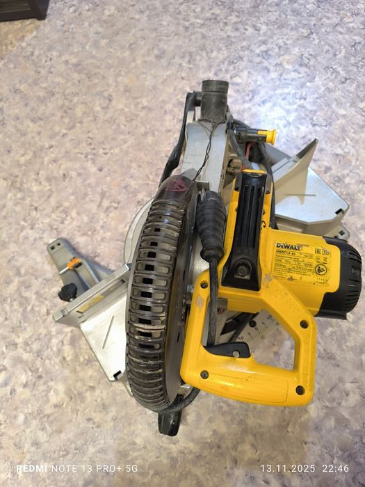 DeWalt 713 оригинал