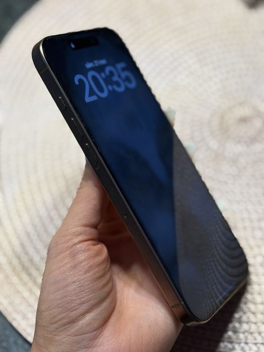 Vand Iphone 16 pro max gold full box