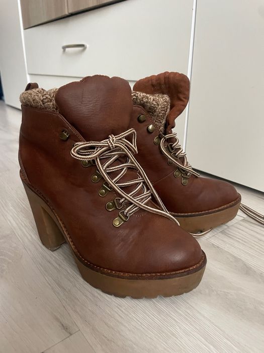 Дамски Боти Bershka 37