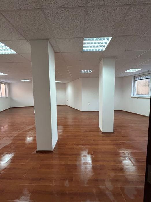 Офис, под наем, Морска градина