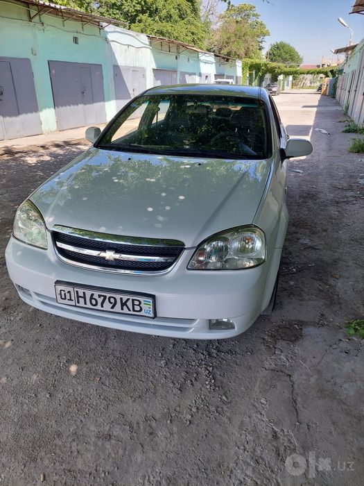 Автомобиль Лассети 2009 газ