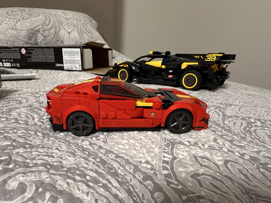 Ferrari 488 GTE из серии LEGO Technic