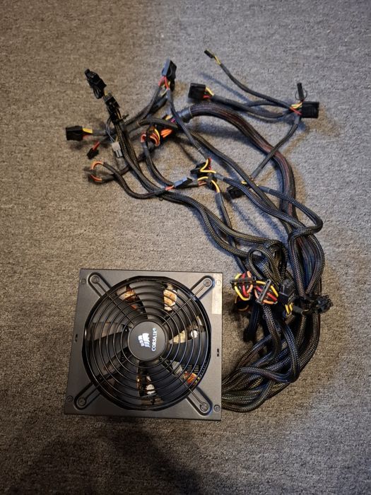 Sursa Corsair TX850 , 850W (coil wine)