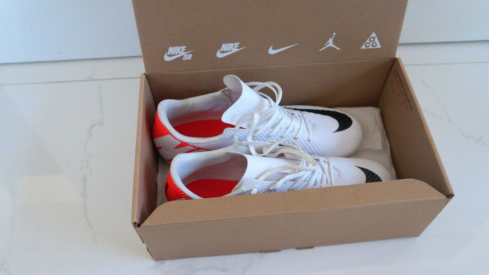 Футболни обувки NIKE