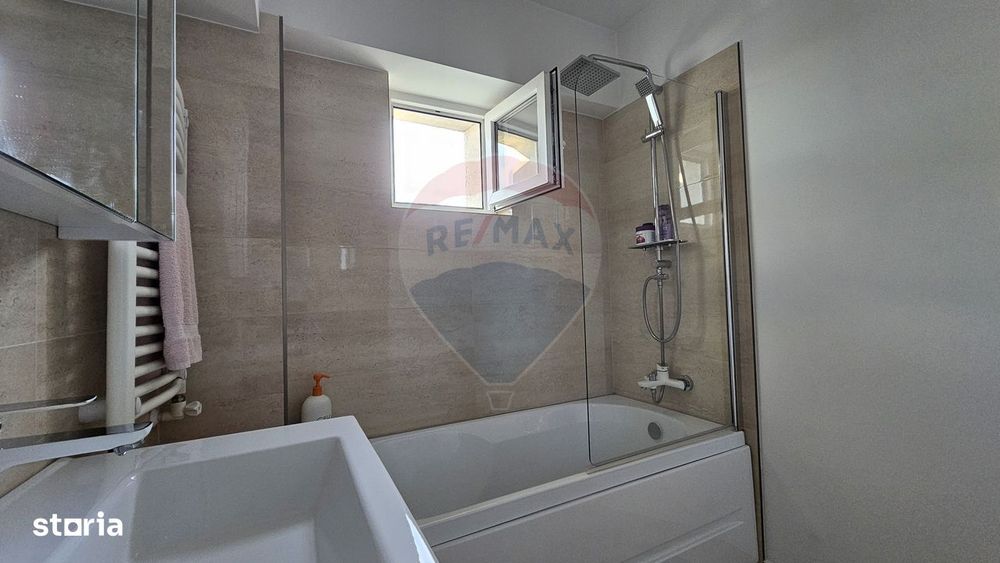 Apartament cu 3 camere decomandat de vânzare Burdujeni, Suceava