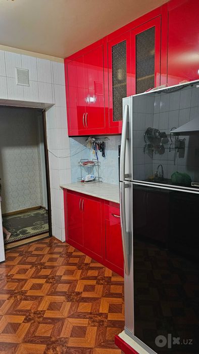 Срочно 4 хонали квартира сотилади сергели 8, хокимият