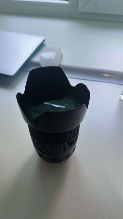 объектив Canon EF-S 18–135mm