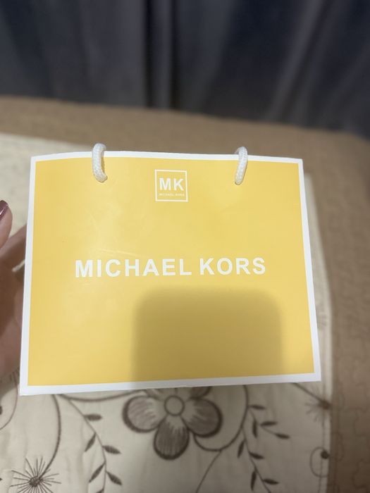 Продам часы Майкл корс оригинал