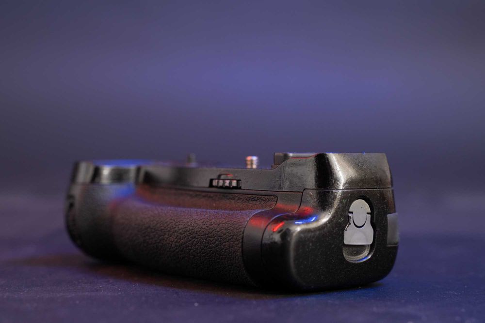 Grip original Nikon mb d18