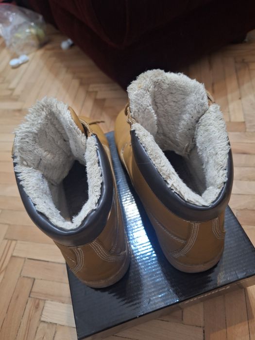 Топли  ботуши /боти 40 номер и Детски блузи нови Waikiki 12